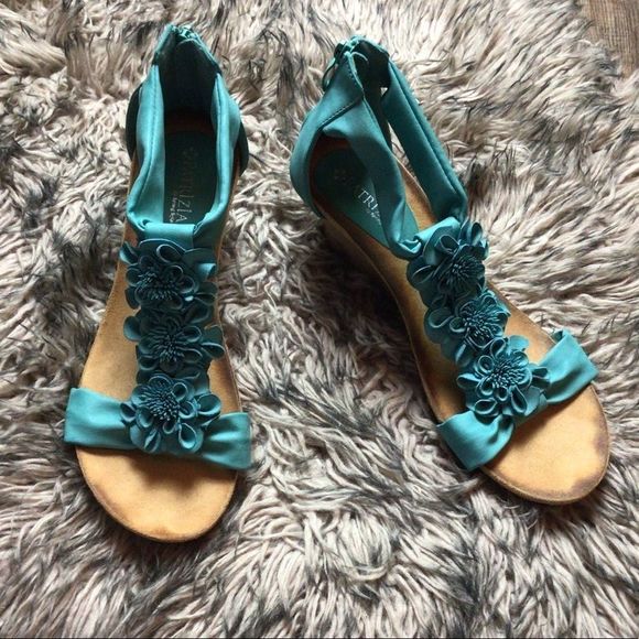 Spring Step Teal Floral Sandals - Picture 1 of 6
